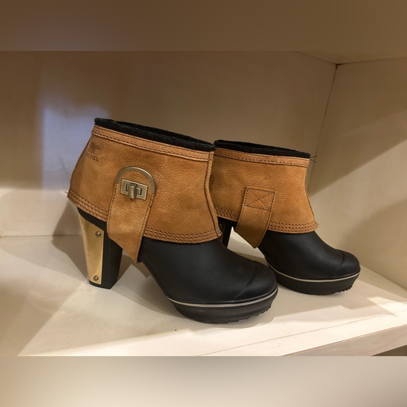 Sorel Medina Black and Brown Heeled Booties - Picture 2 of 5